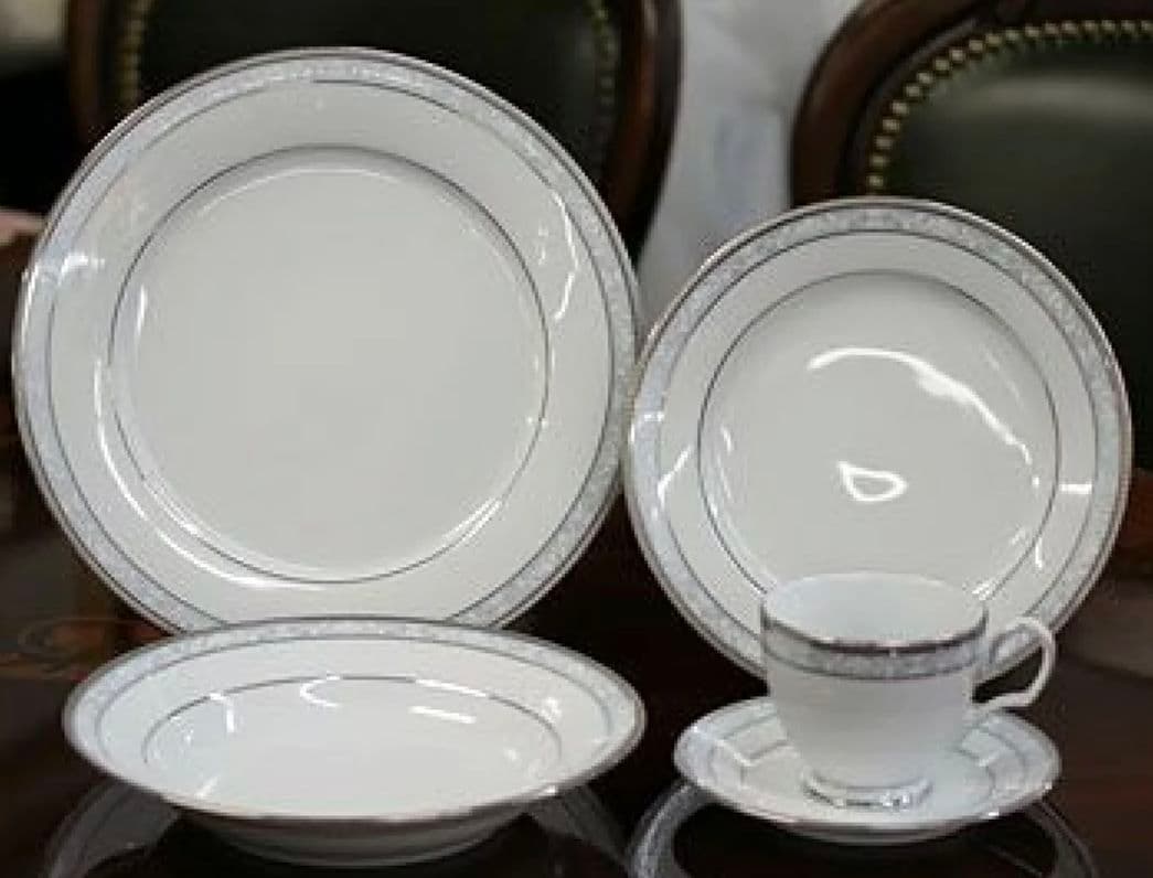 ノリタケ ハンプシャープラチナディナーセット