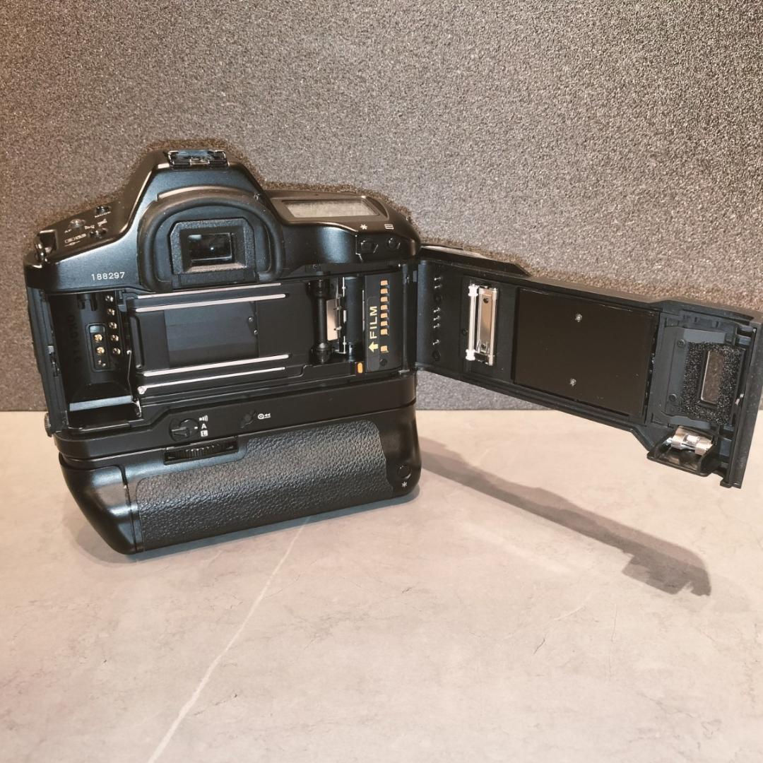 Canon EOS-1N フィルムカメラ