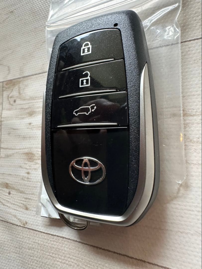 トヨタ　純正　ランドクルーザー　300 GRスポーツ　スマートキー　3ボタン
