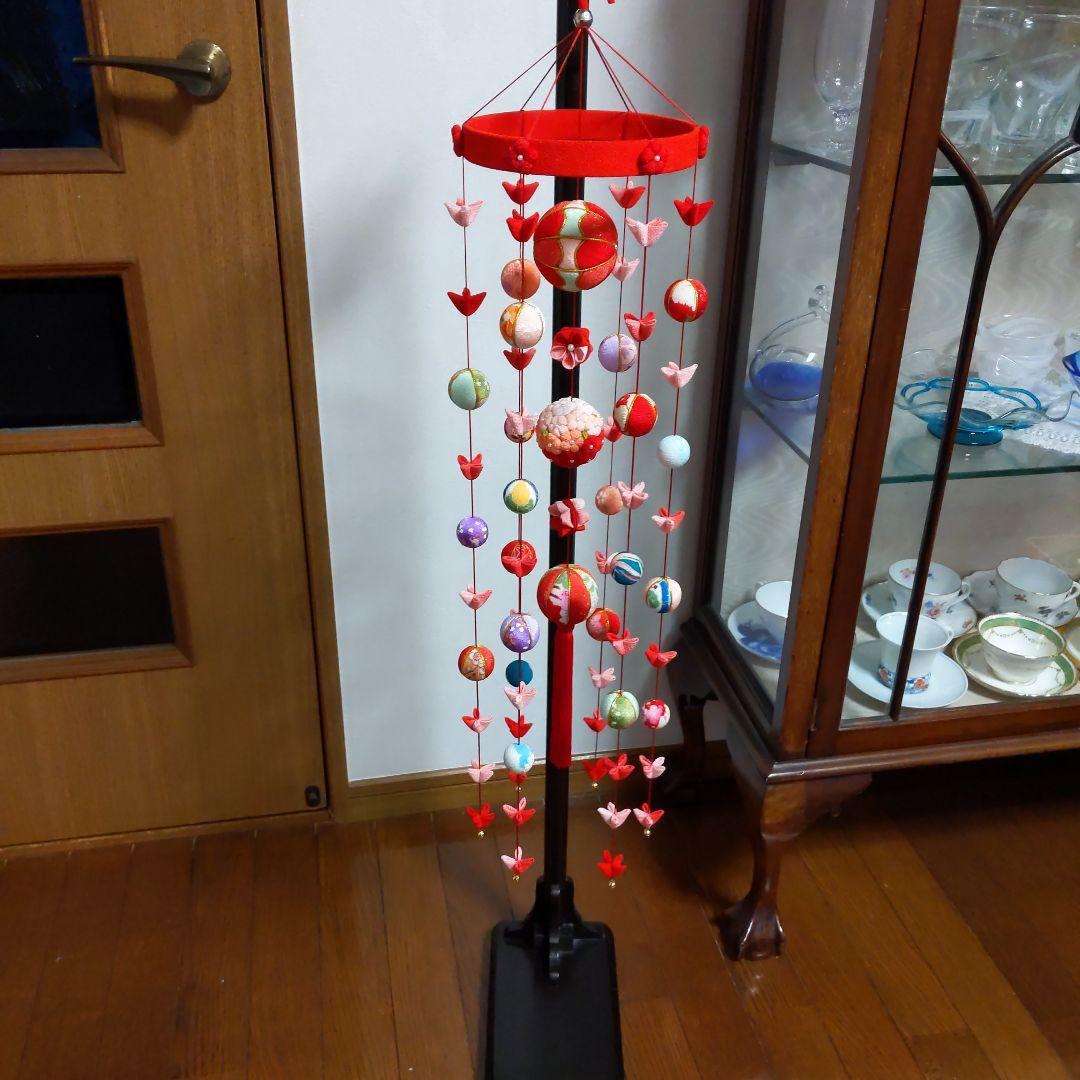 ちりめん細工　お花とまりの下げ飾り(大) 赤
