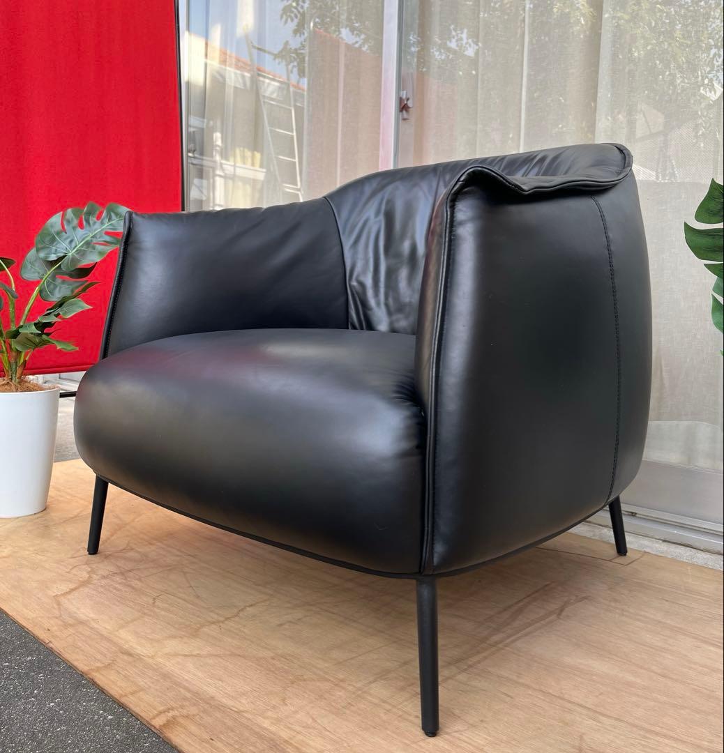 モダンスタイル　ラウンジチェア　① 本革張り　ミッドセンチュリー　シングルソファ