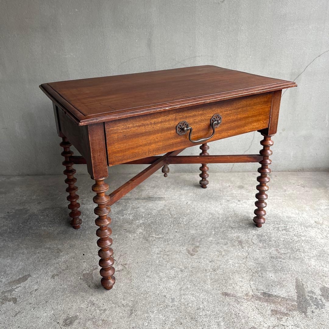 英国アンティーク　ナイトテーブル