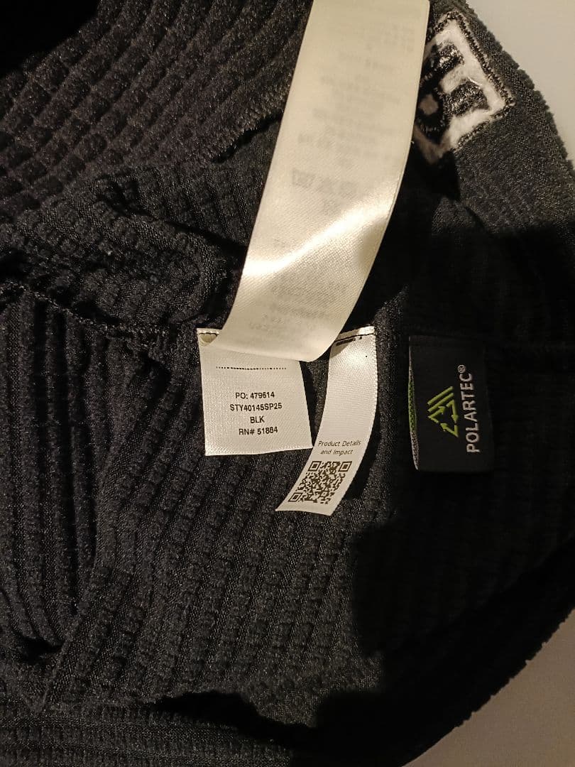 パタゴニア　R1 ベスト　ブラック　mサイズ　アウトドア