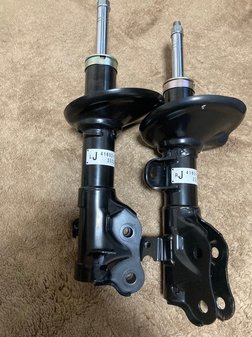 ショックアブソーバー4本セット