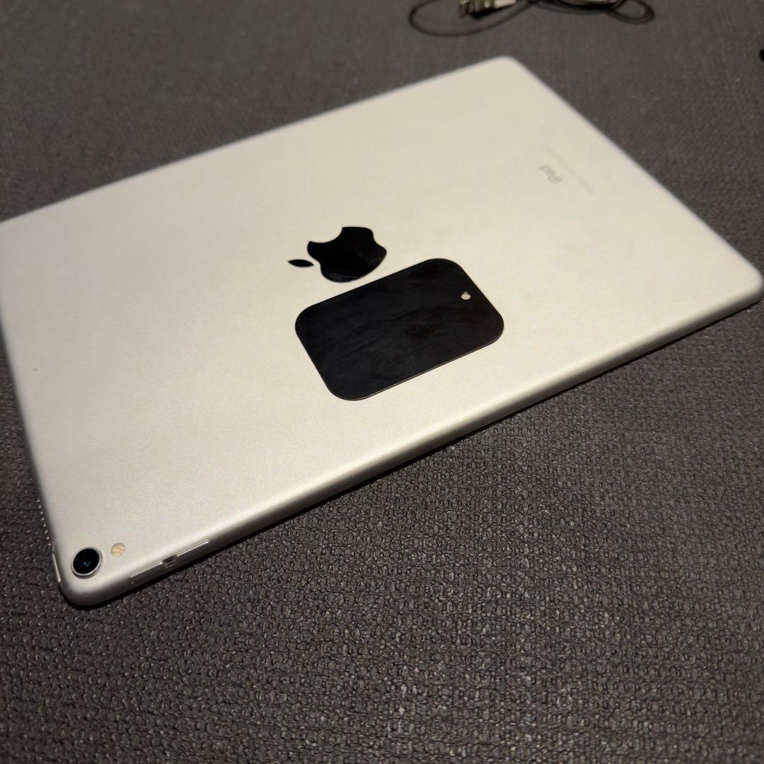 iPad Pro 10.5インチ256MB 付属品全てあり　画面割れあり