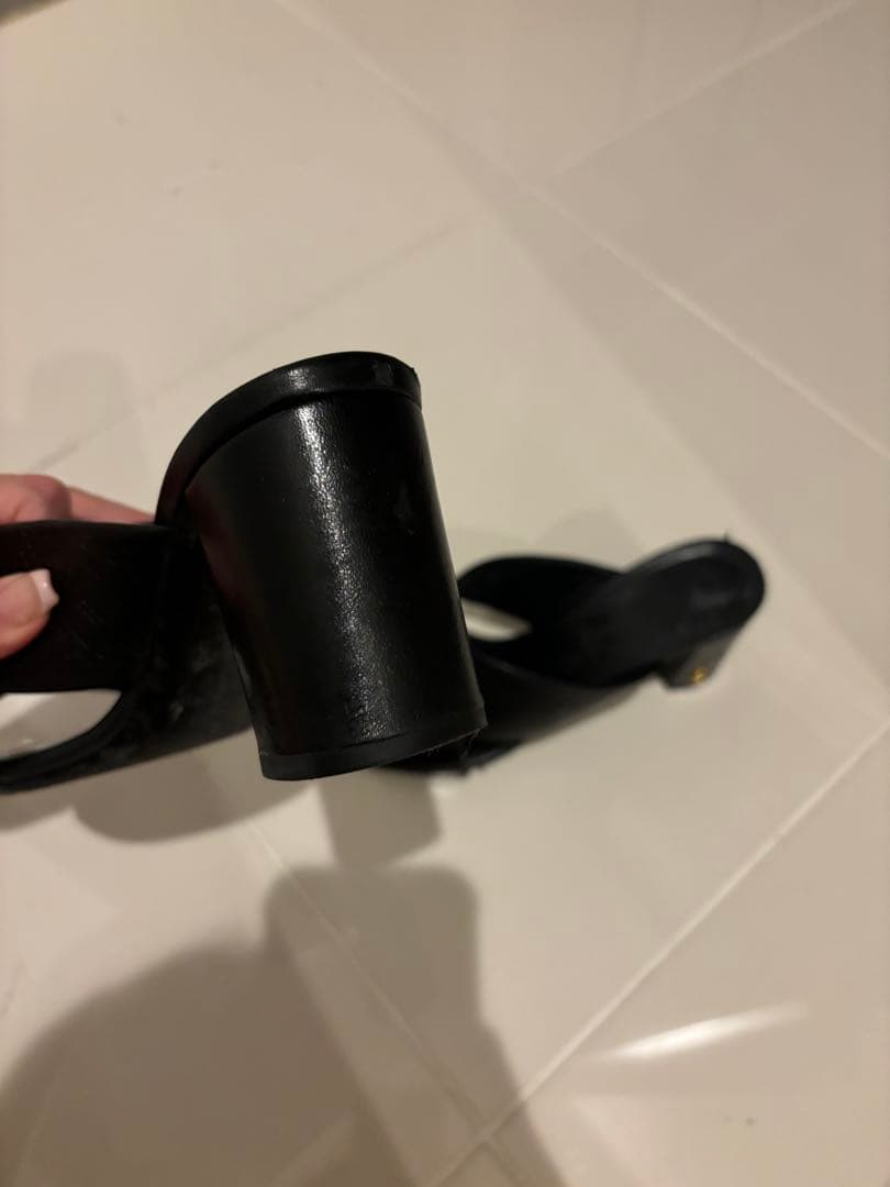 【YSL】イヴサンローラン　ブラック クロスストラップ ミュール