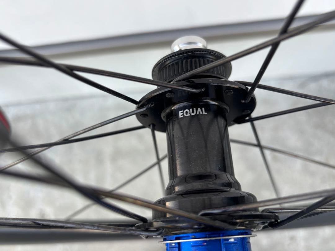 カーボンホイール　ディスク　 シンプル　SRAMハブ　軽量