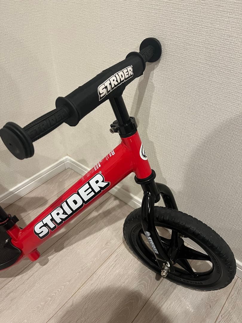 ナカシリSTRIDER スポーツ　レッド　スタンド付き