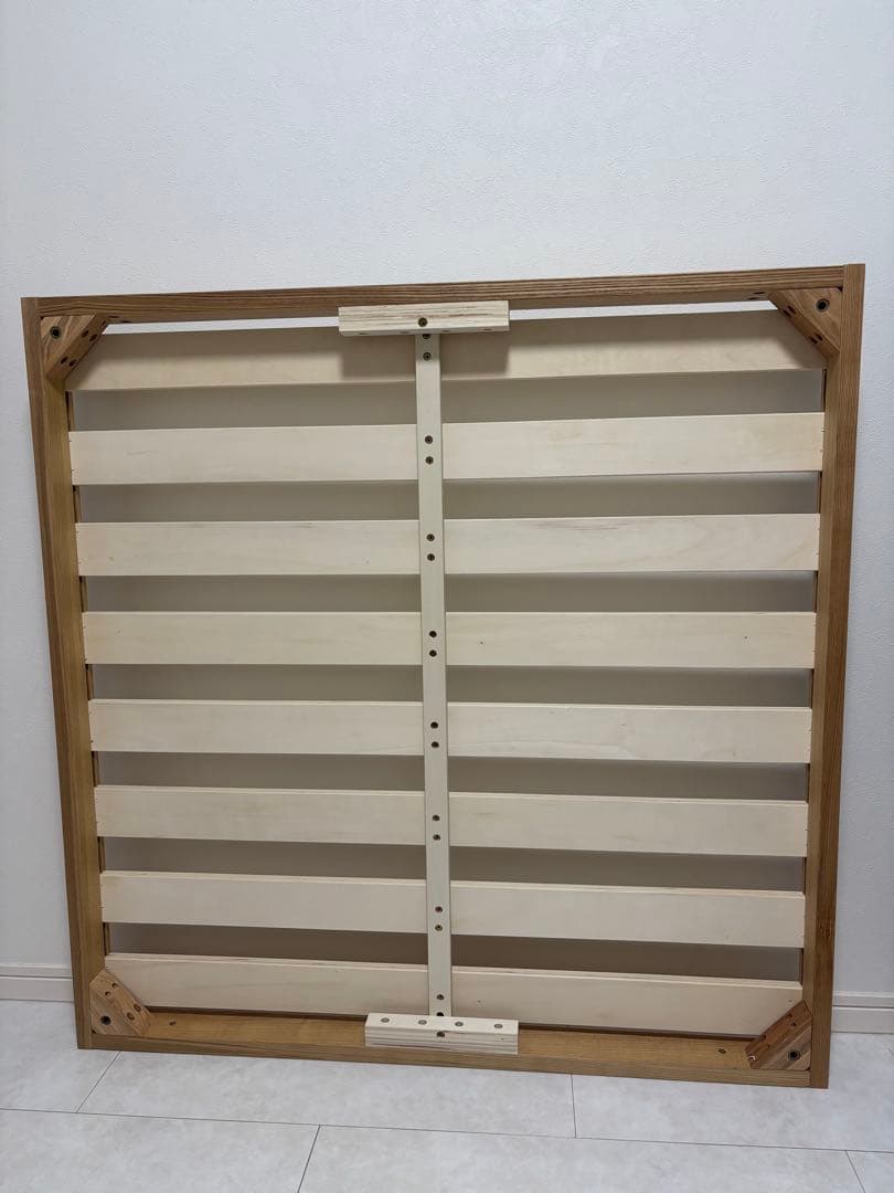 美品！15分で組み立てられるタモ材のコンセント付きすのこベッド　ベルメゾン