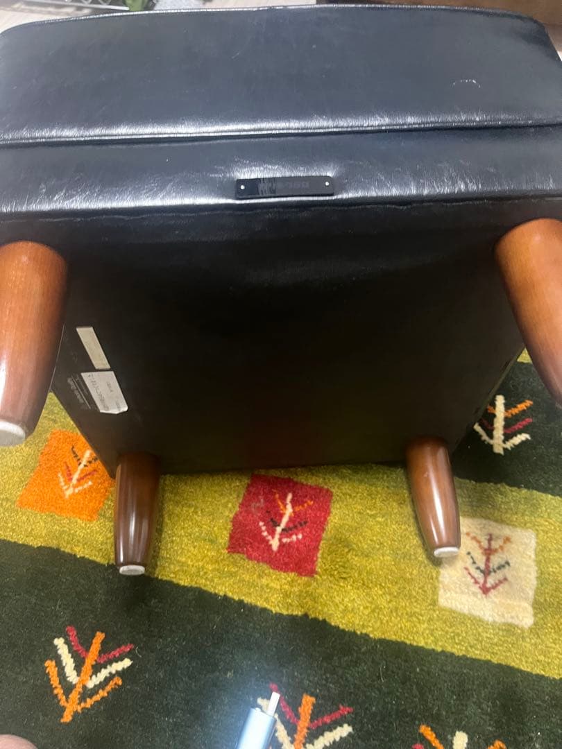 カリモク60　オットマン　スタンダードブラック