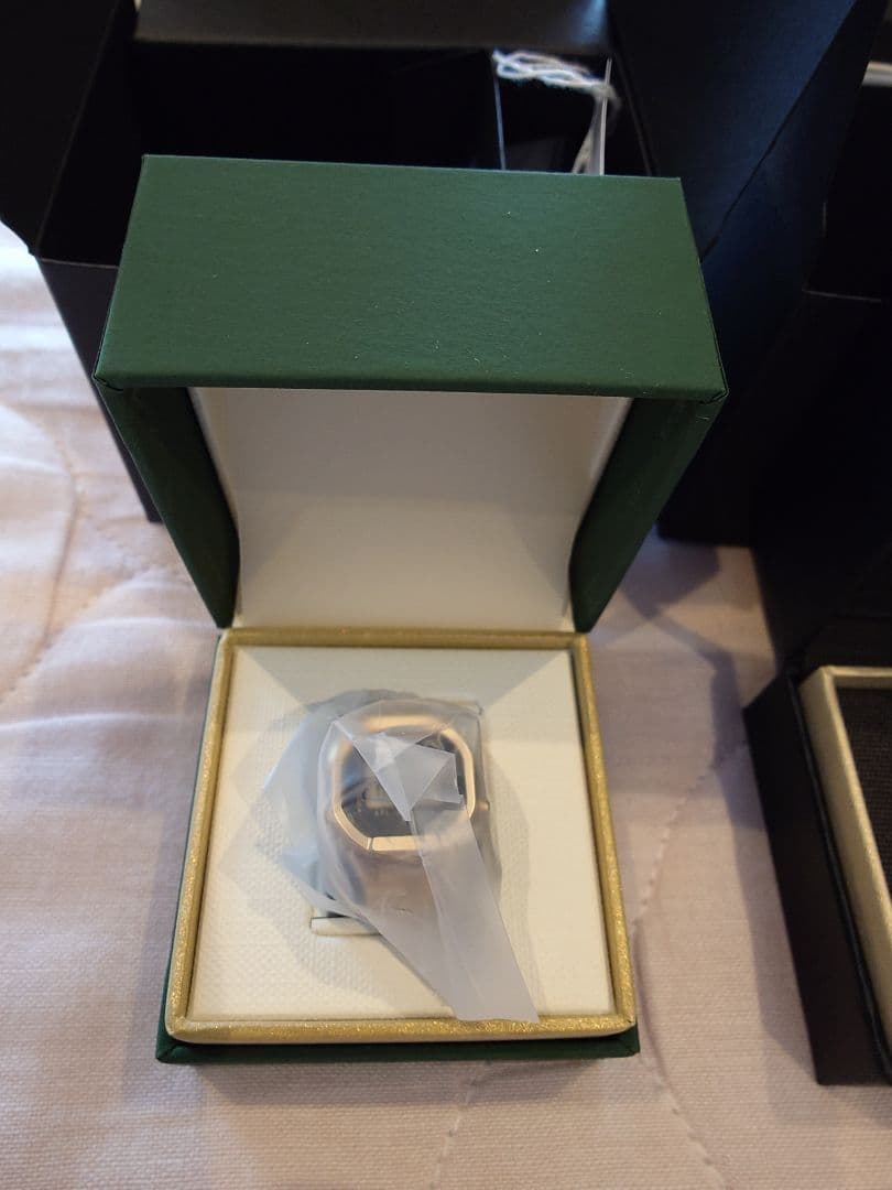 【新品】カシオ リングウォッチ　ゴールド　シルバー　２本セット　保証書他完品