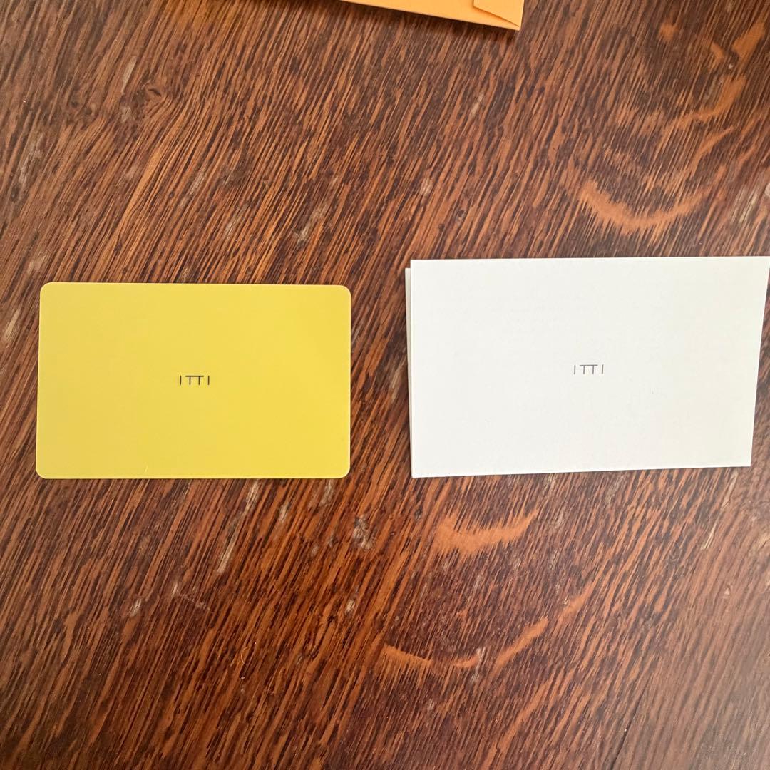 バッグ ITTI ANNIE PUFFER TOWN MOON BAG