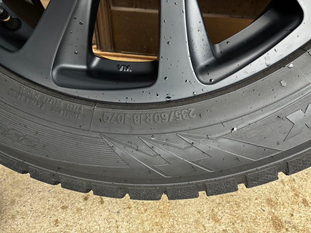 スタッドレス　18インチ ブラックホイールセット235/60R18 cx60など