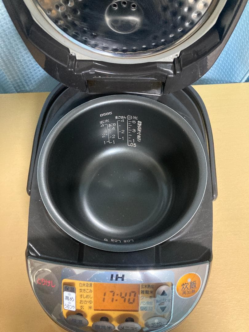 ZOJIRUSHI 炊飯器 NP-VN10 2018　年製　5.5合炊き