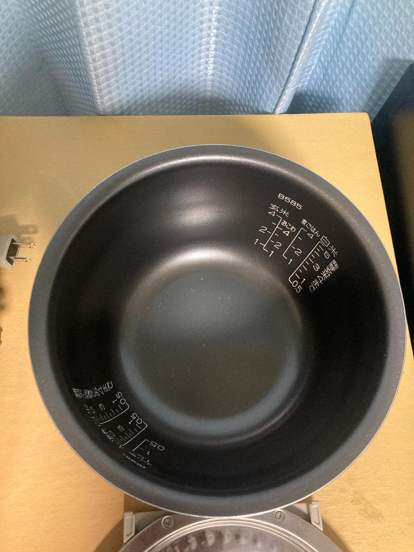 ZOJIRUSHI 炊飯器 NP-VN10 2018　年製　5.5合炊き