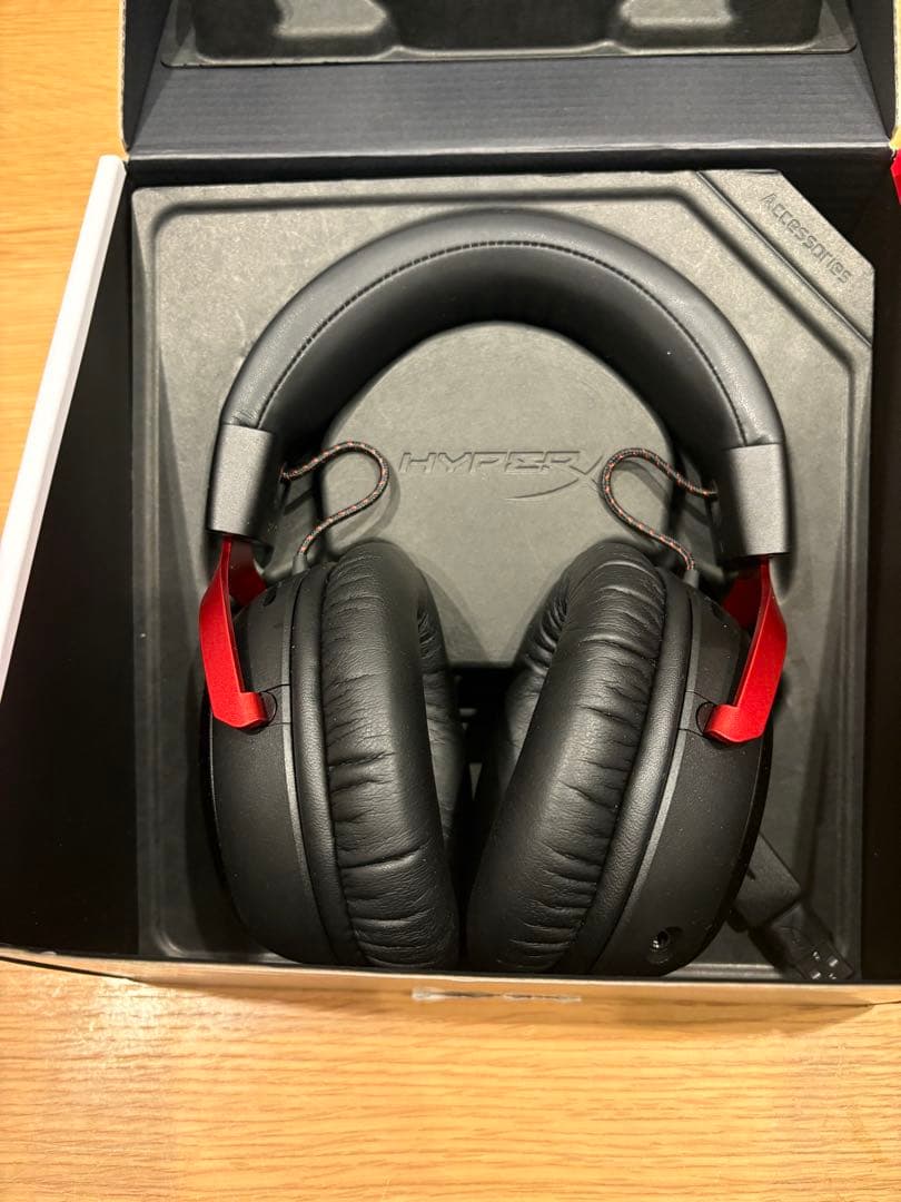 HyperX Cloud III Wireless ゲーミングヘッドセット