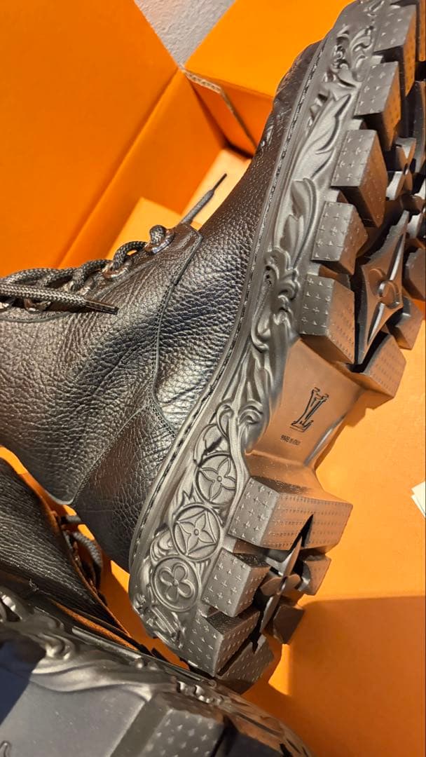 極美品LOUISVUITTON23ssバロックラインDI12121AB8NG