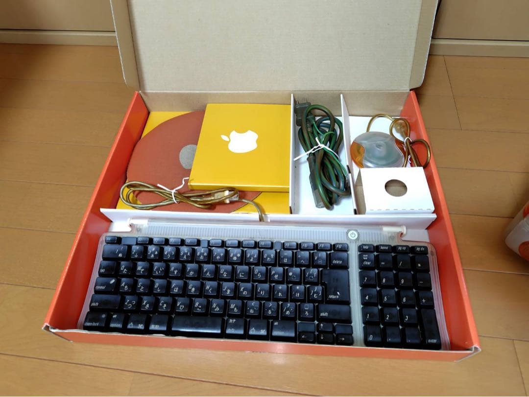 初代iMac 15インチ　本体と付属品　箱付き