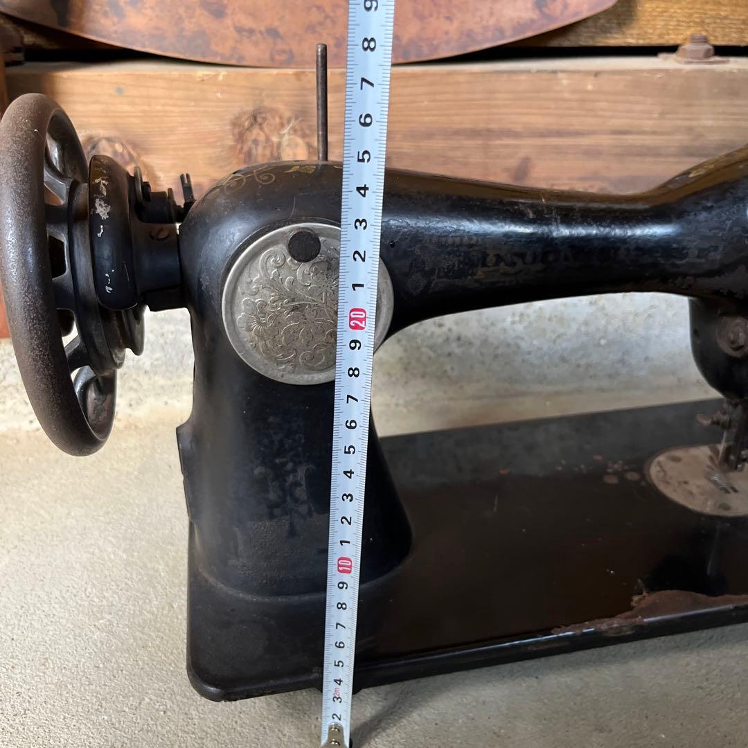 希少なアンティークミシン