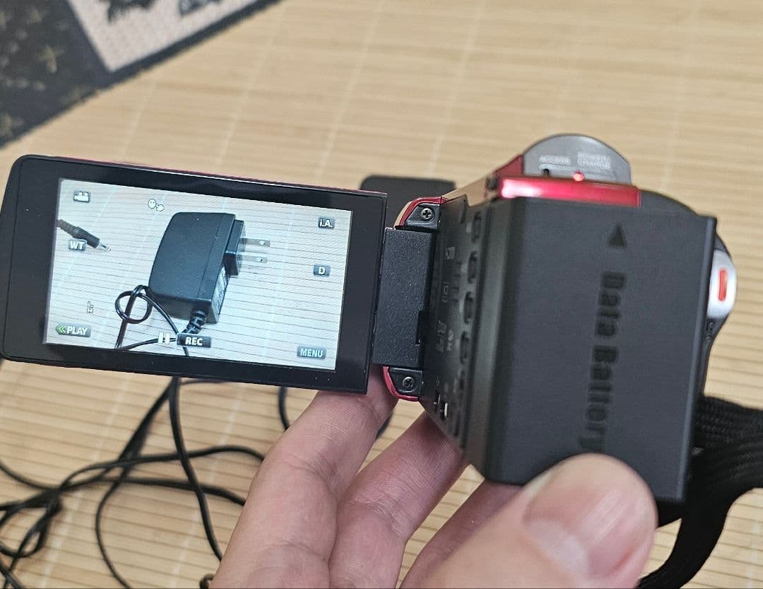 JVC Everio FULL HD GZ-E235-R ビデオカメラ 本体