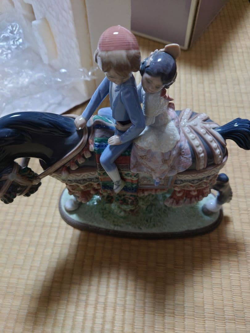 馬に乗る少年と少女 リヤドロ