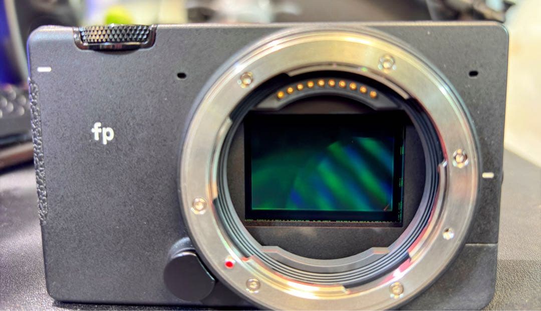 Sigma fp ミラーレスカメラ 本体+45mmレンズ＋おまけ