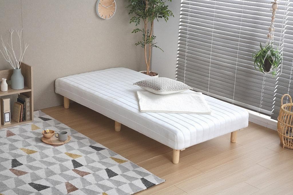 【新品・送料無料】一体型脚付きマットレスベッド【セミダブル】