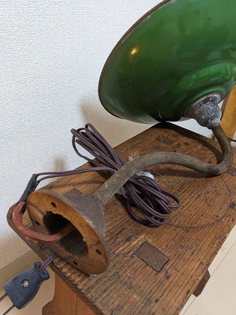 昭和レトロ　外とうライト　ホーロー傘グリーン色