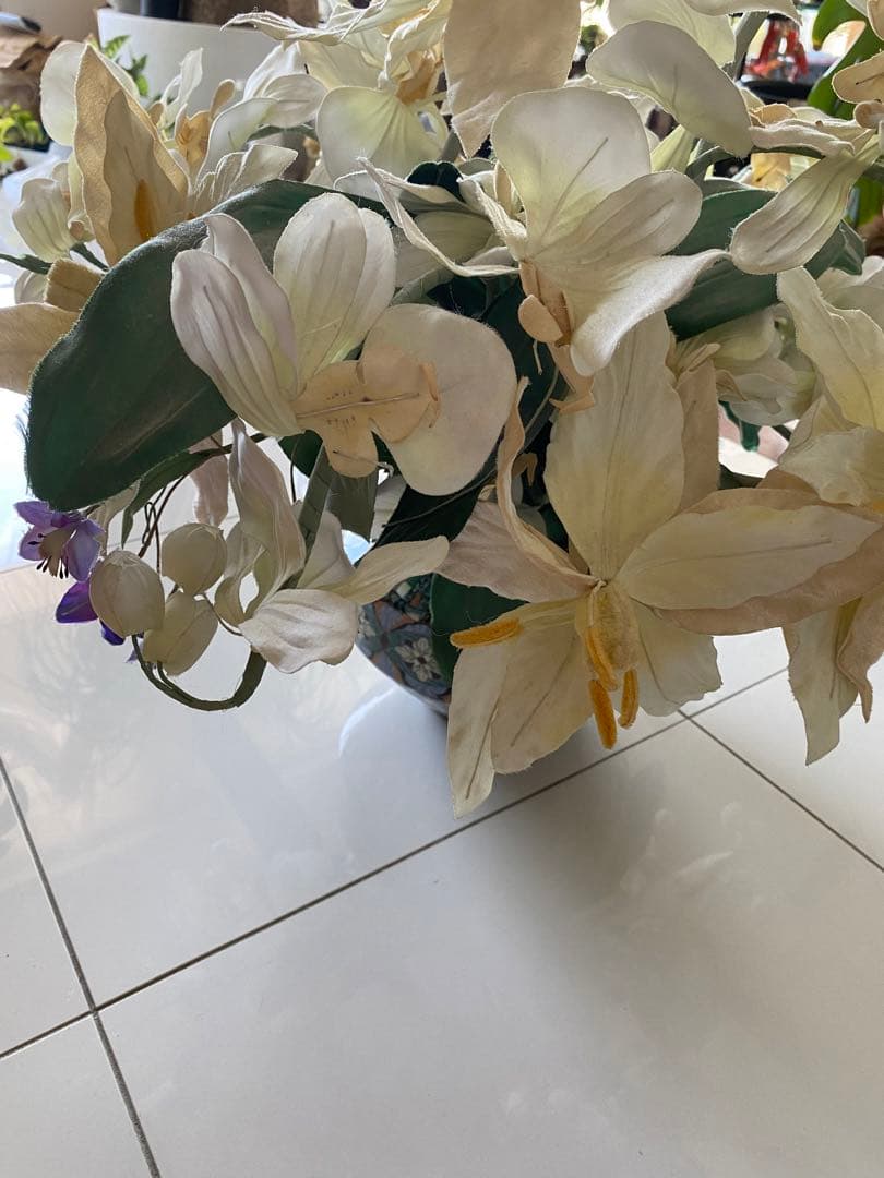 花瓶　鉢　壺　飾り物　陶器　造花　高価