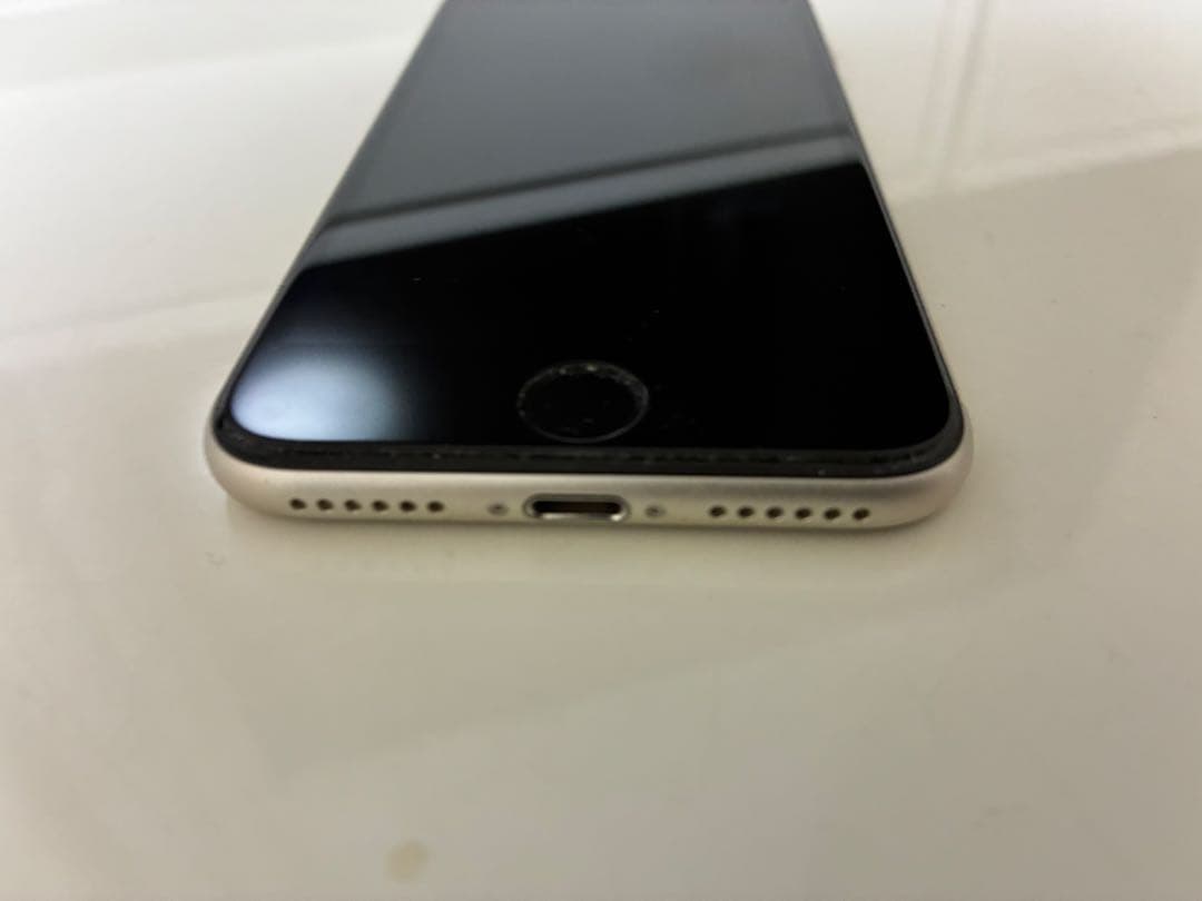 iPhone SE 第3世代（SE3）64GB シルバー 本体 初期化済み