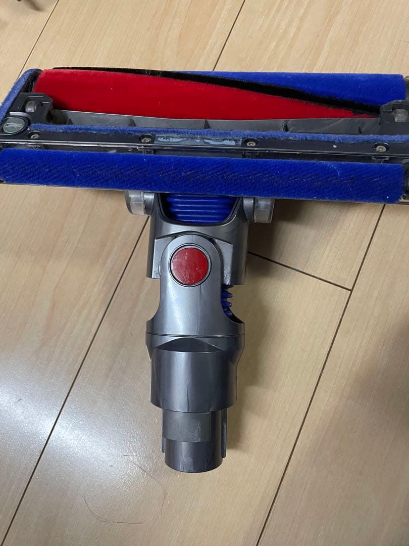 Dyson V8 コードレス掃除機　fluffy extra