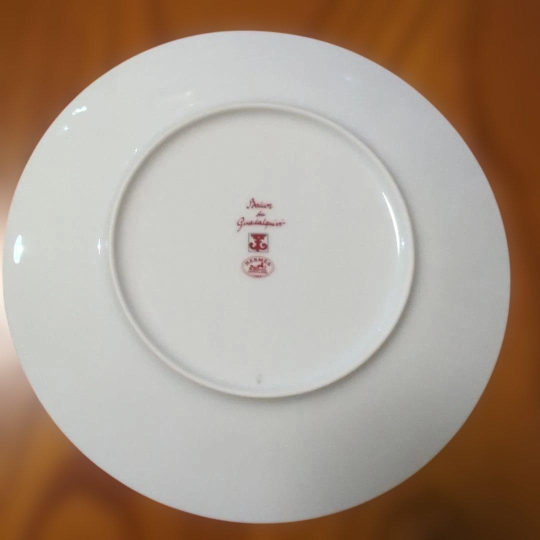 Hermès 赤と白の装飾皿