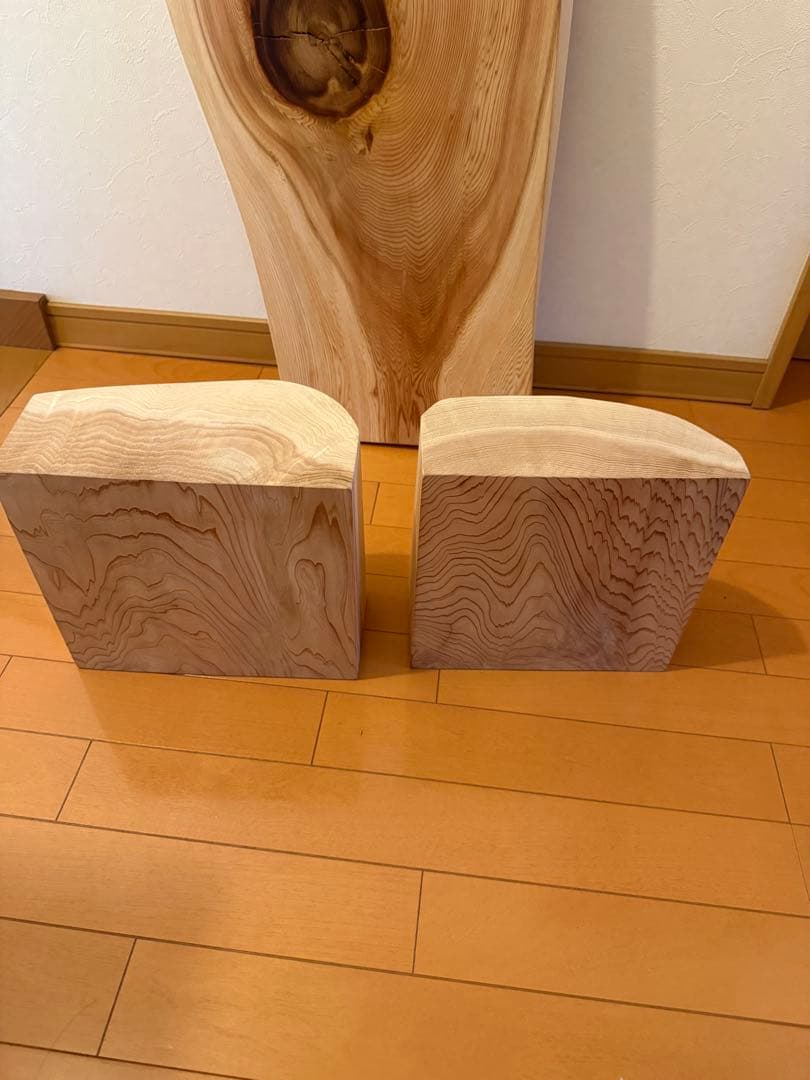 天然杉一枚板でか節カーブテーブル蜜蝋クリーム仕上げ