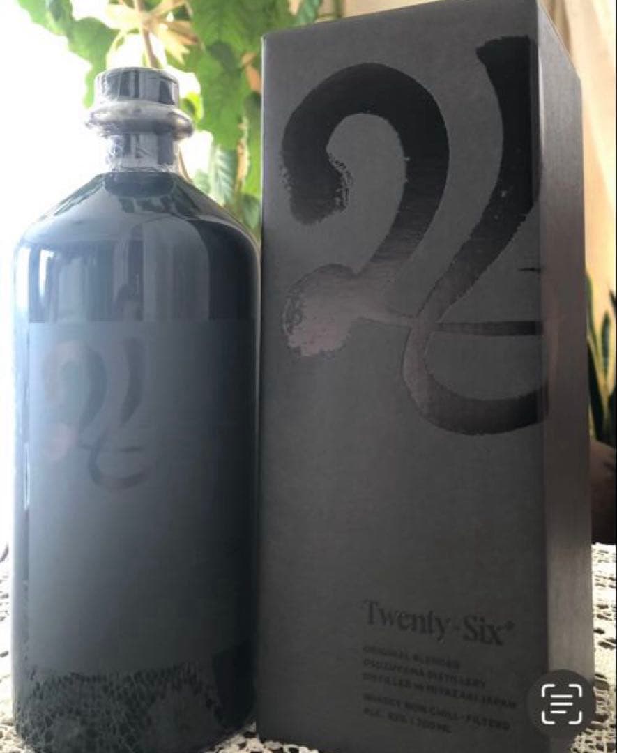 パクソジュン✨ Twenty Six ウイスキー 黒ボトル