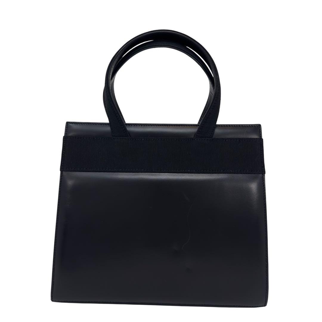 サルヴァトーレフェラガモ レザー Wホック ヴァラリボン ハンドバッグ