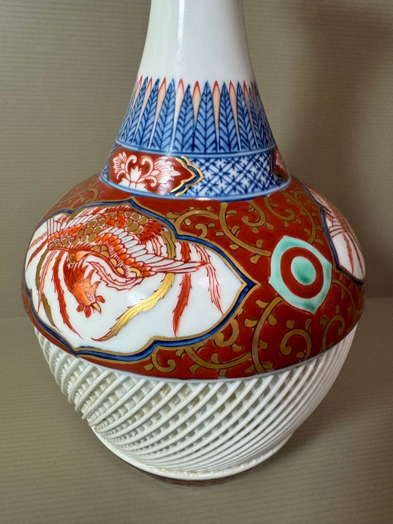 2721 有田焼　桃司作　金襴手　鳳凰　透かし網目　花瓶