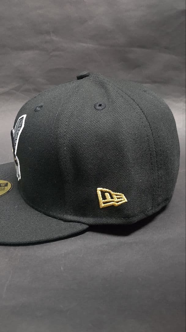 ニューエラクリーブランドインディアンス ワフー酋長ロゴブラックゴールドキャップ1