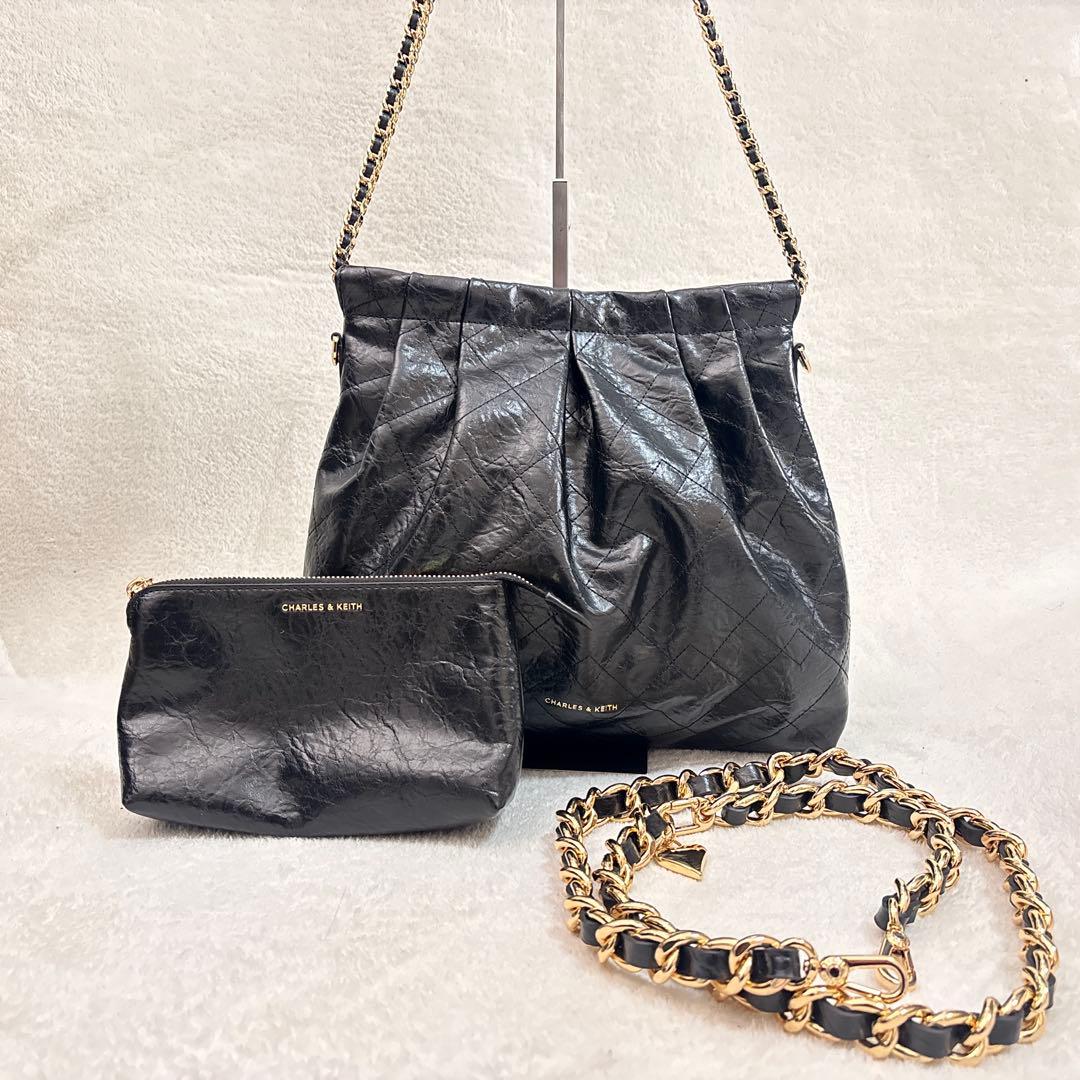 チャールズアンドキース ドゥオ ブレードチェーン ハンドル ホーボーバッグ 黒