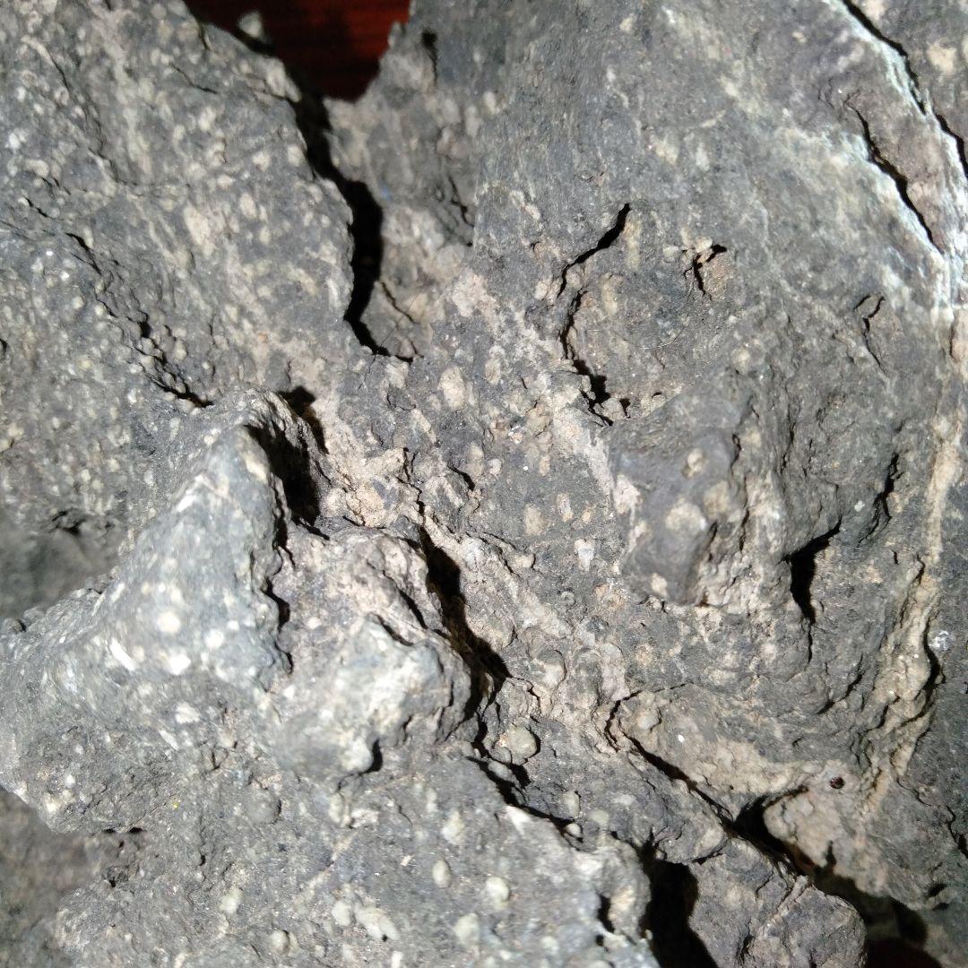 立派な水石　紫壇台付き　大型　１個