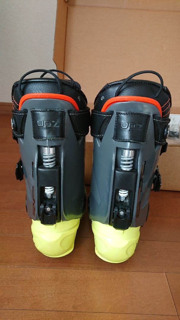 upZ スノーボードブーツ