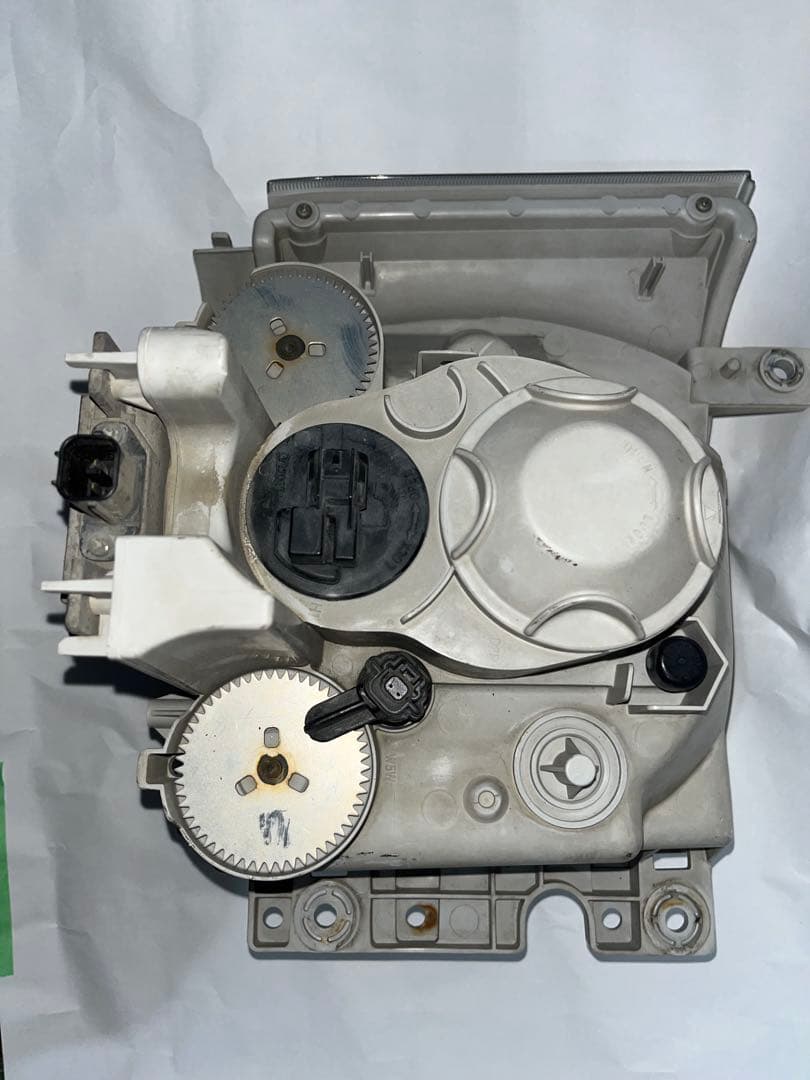 V*P様 中古 いすゞ純正 左 ヘッドライト KOITO 110-21872 2