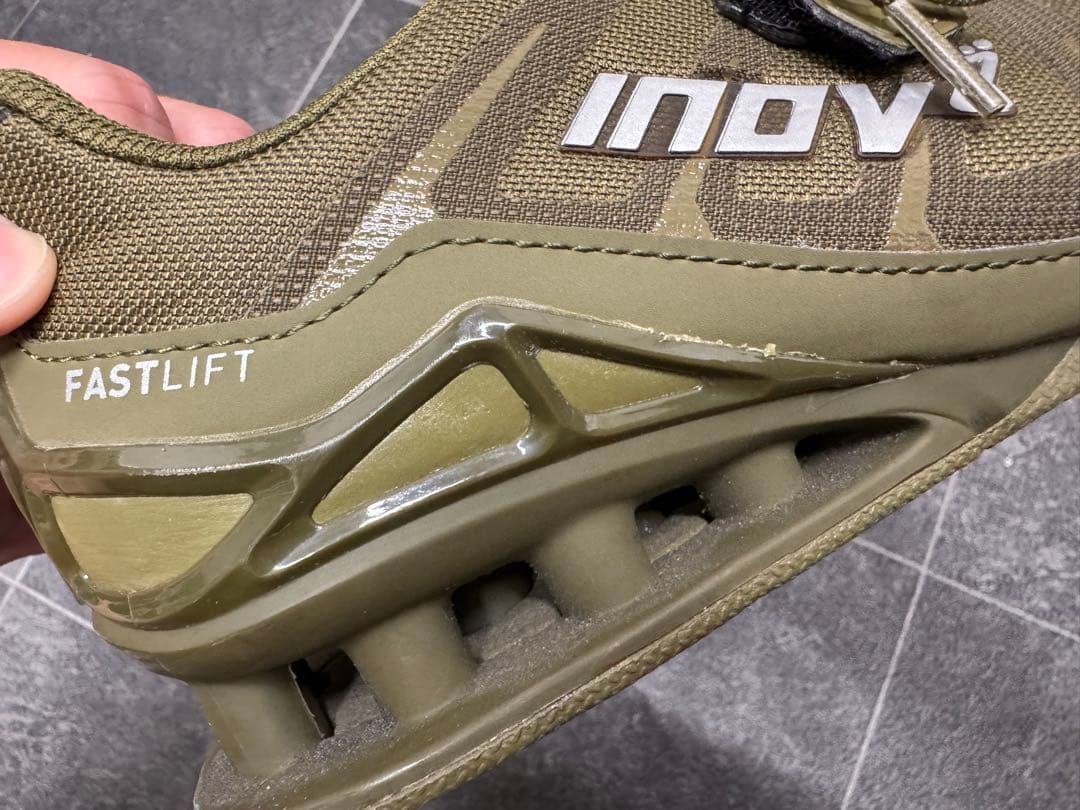 inov-8 イノヴェイト トレーニングシューズ カーキ 26.5