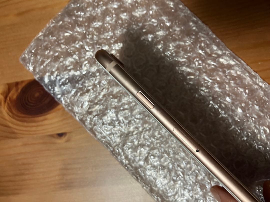 美品 iPhone8 64GB ゴールド バッテリー残量74%