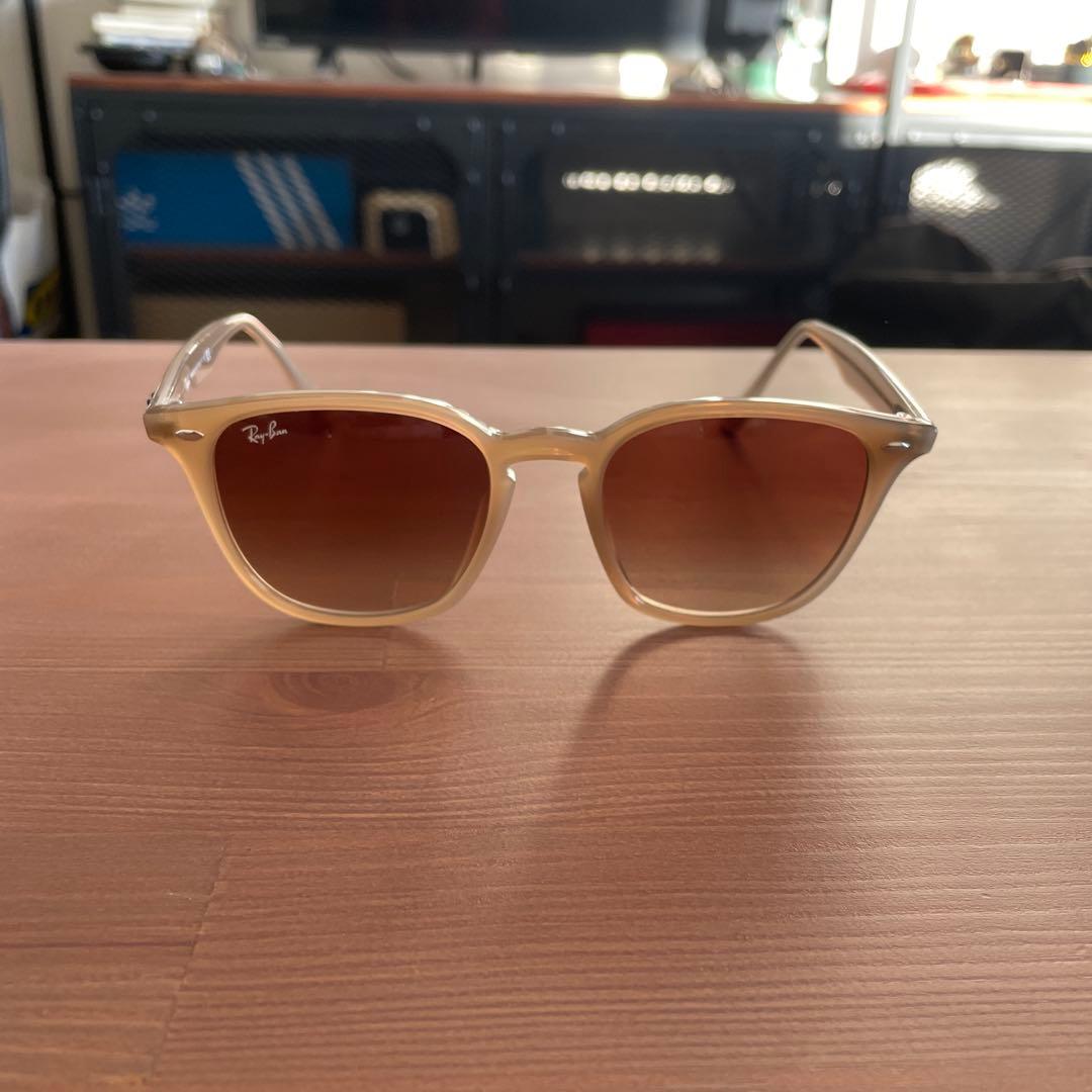 【極美品（レイバン（ベージュ））】Ray-Ban（RB4258F）/ユニセックス