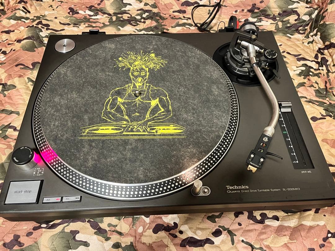 【作動確認済】テクニクス SL1200 MK3 ターンテーブル　中古