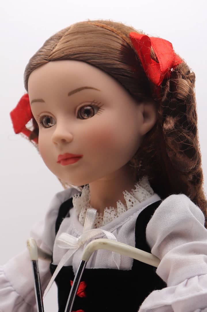 What Big Eyes You Have エファンビー・ドール 35cm