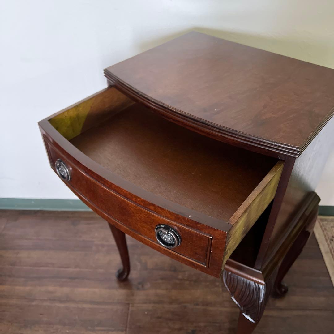 k199r124 Lloyd's ベッドサイドテーブル カブリオールレッグ 猫脚