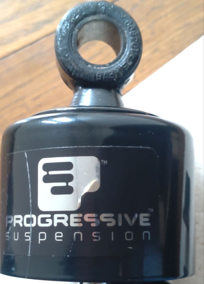 マ*ル様 PROGRESSIVE サスペンション 黒