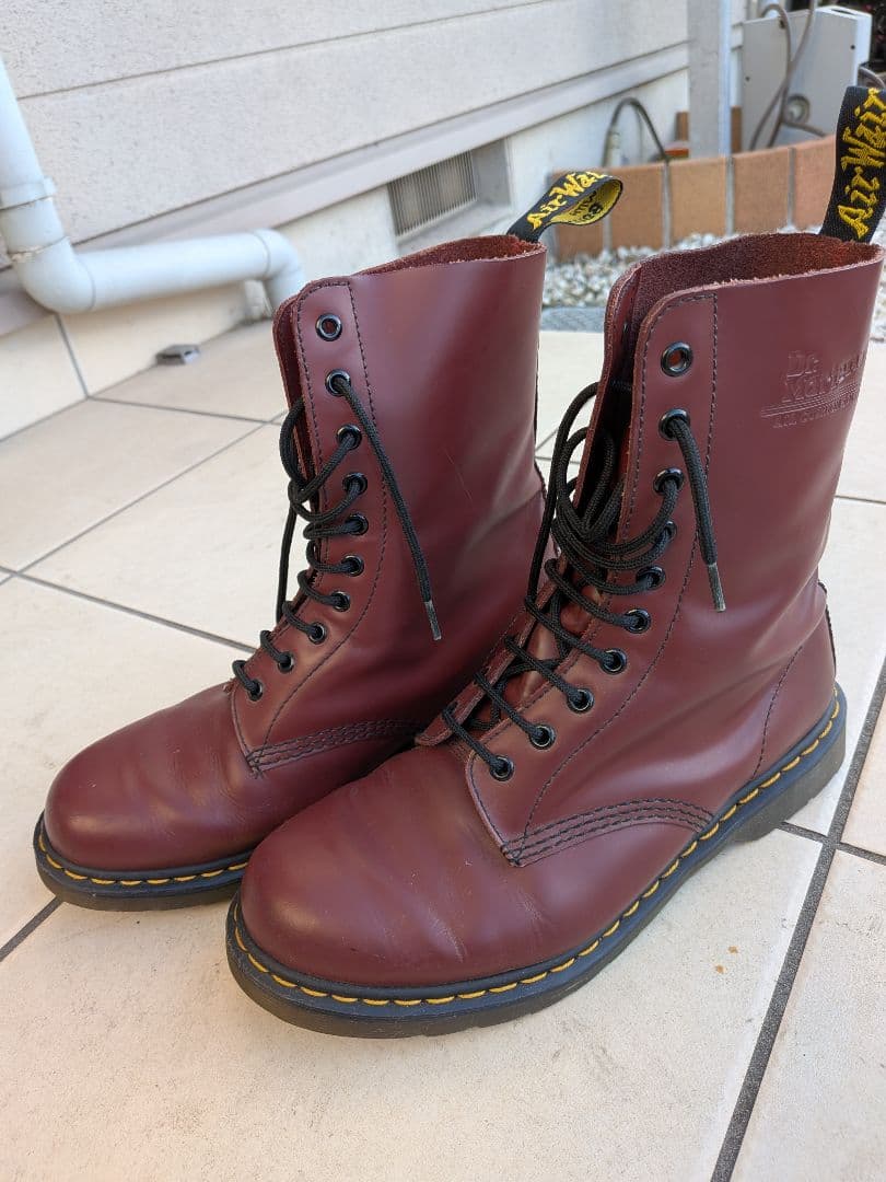 ドクターマーチン:10ホールブーツ、レッドsize uk8