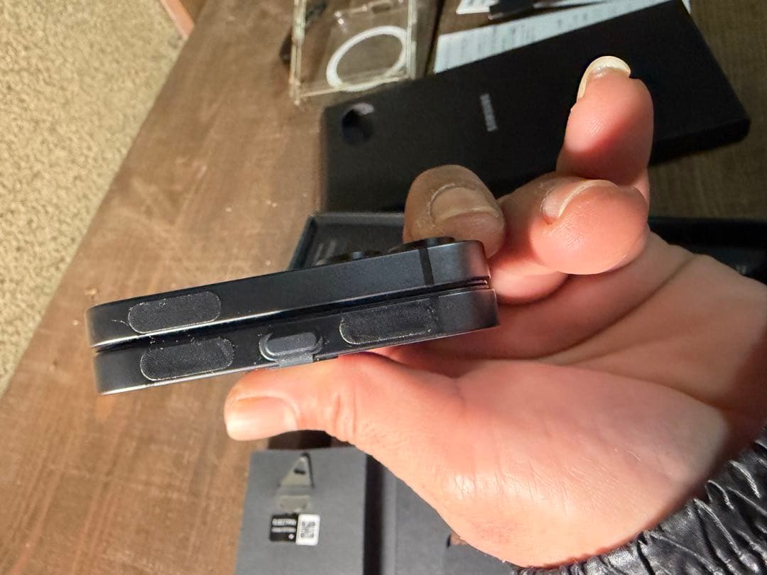 Samsung Galaxy Z Flip6 256GB スペシャルカーボン